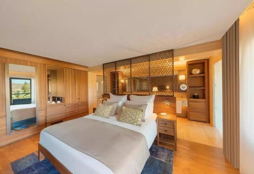 Interior Junior Suite, D Maris Bay