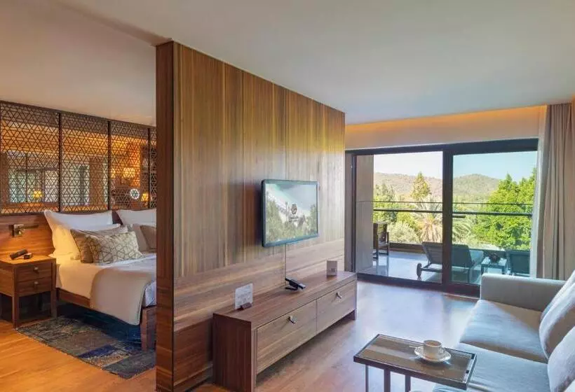 Interior Junior Suite, D Maris Bay