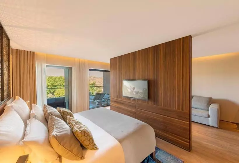 Interior Junior Suite, D Maris Bay