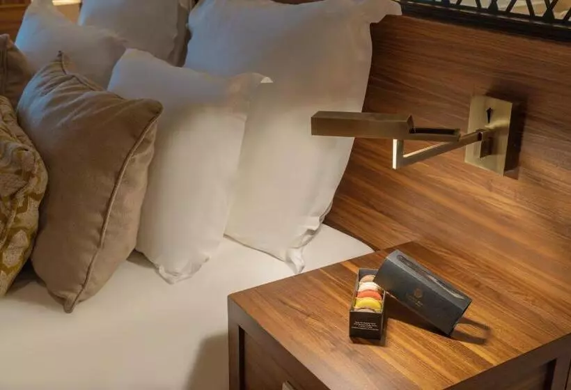 Superior Suite, D Maris Bay