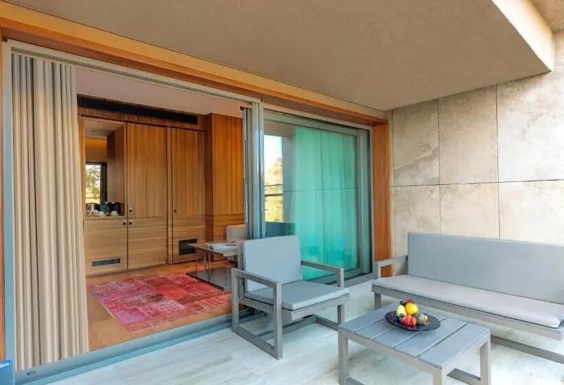Superior Suite, D Maris Bay