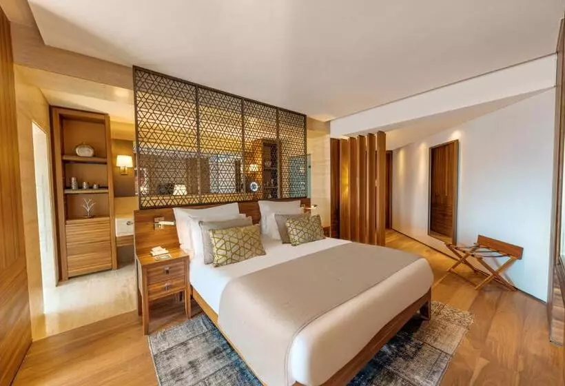Superior Suite Sea View, D Maris Bay