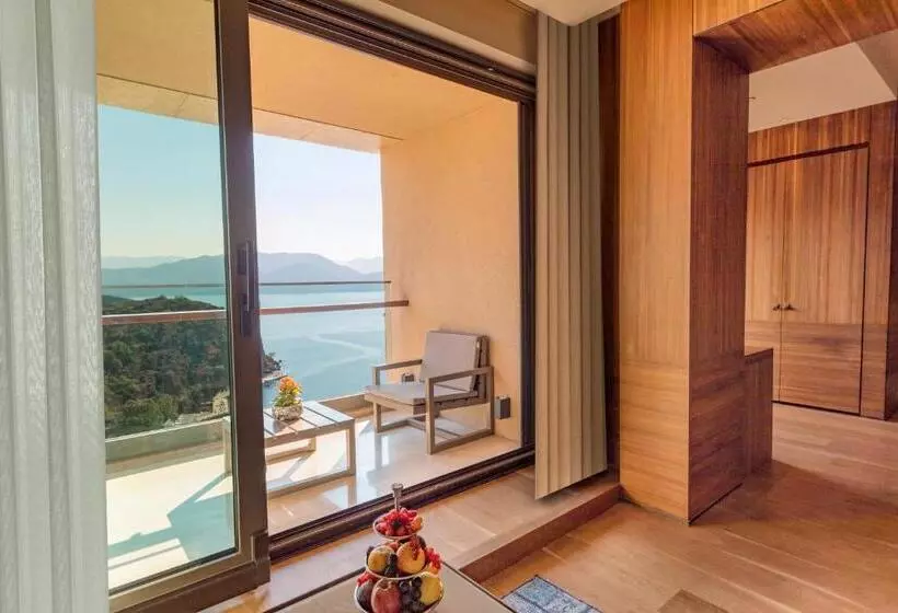 Superior Suite Sea View, D Maris Bay
