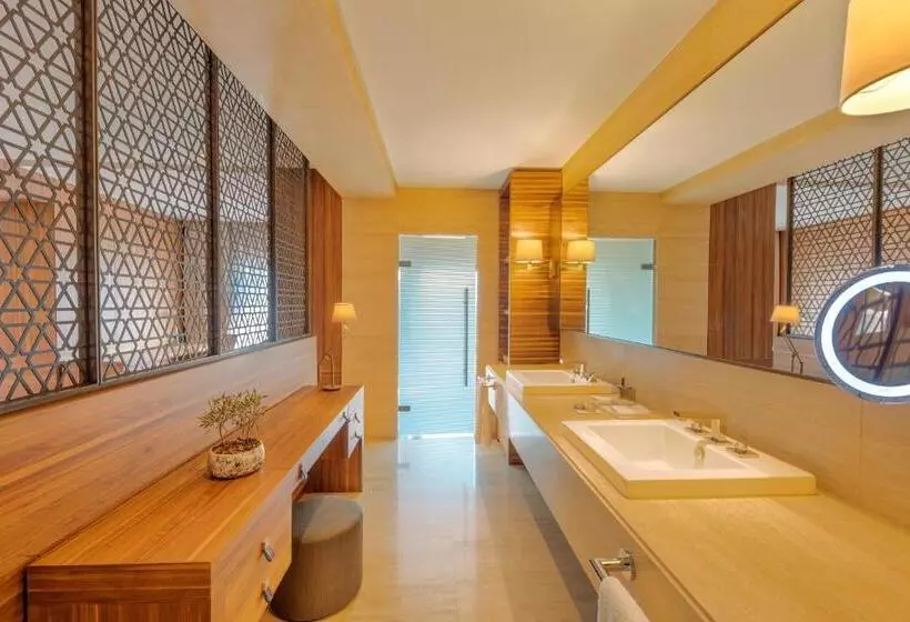 Superior Suite Sea View, D Maris Bay