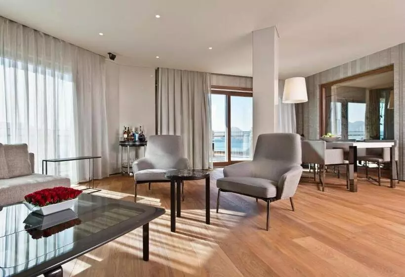 Presidential Suite, D Maris Bay