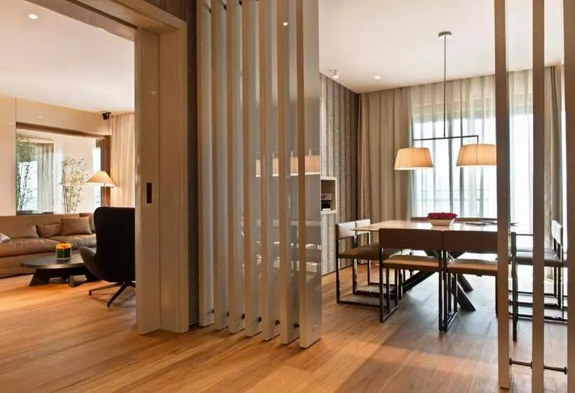 Presidential Suite, D Maris Bay