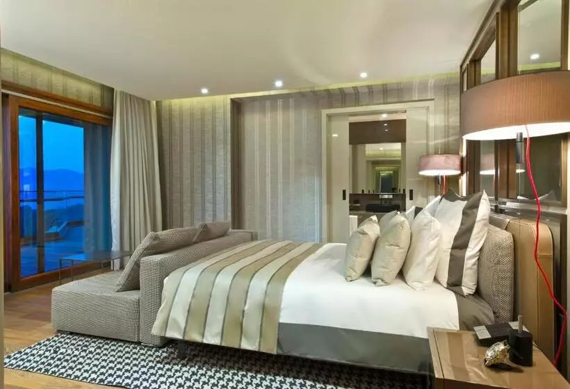 Presidential Suite, D Maris Bay