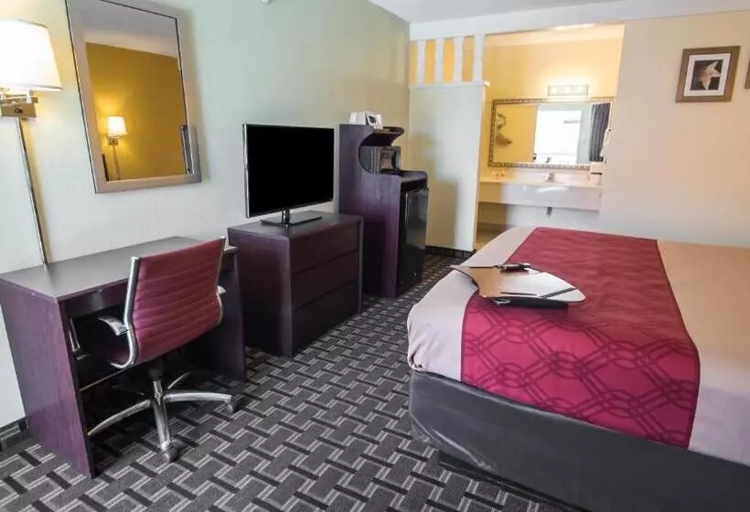 身障者適用キングサイズベッドルーム, Super 8 By Wyndham Albuquerque Downtown