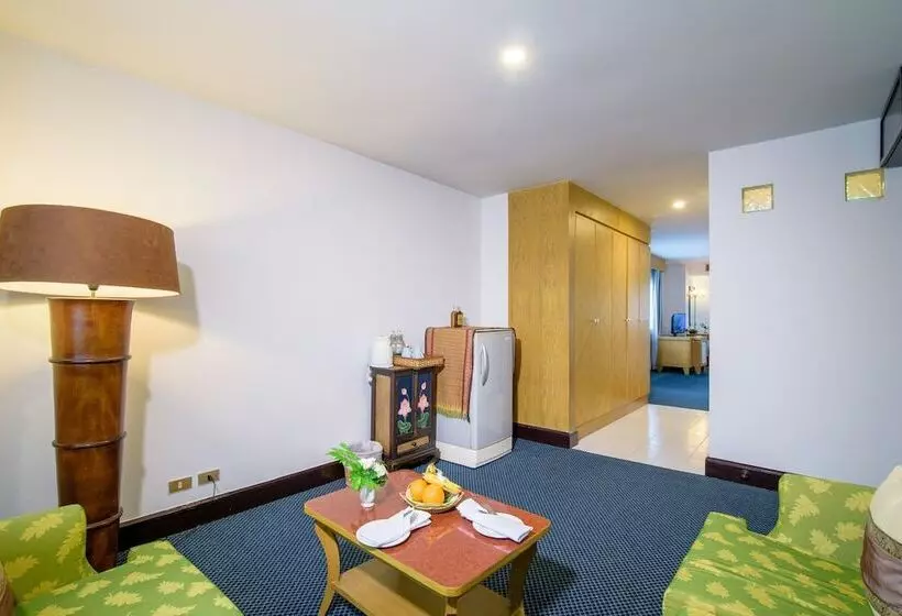 سوئیت با چشمانداز, Golden Beach Chaam