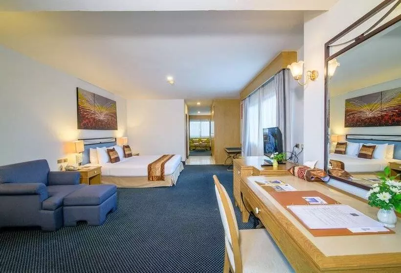 سوئیت با چشمانداز, Golden Beach Chaam