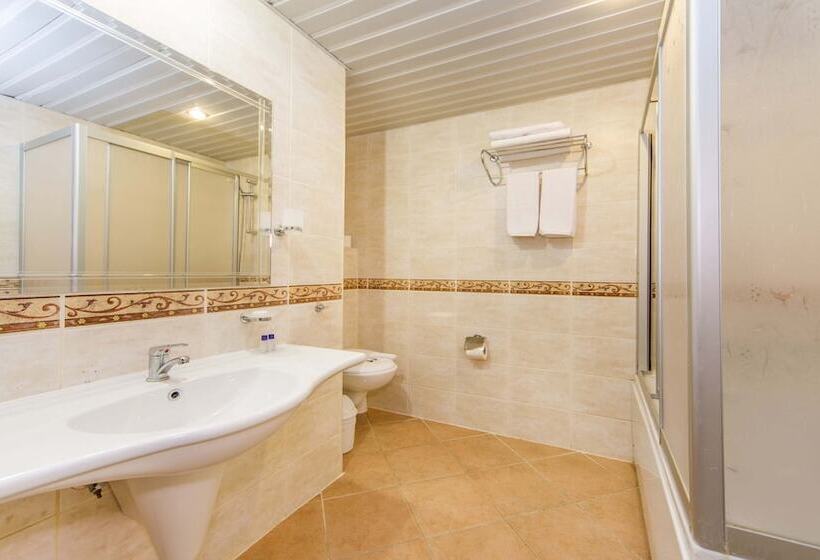 חדר משפחתי, Kleopatra Royal Palm