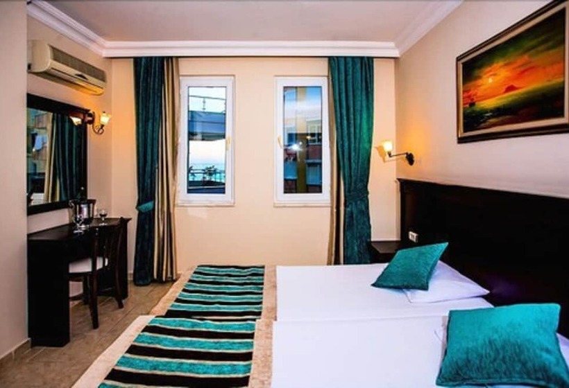 Quarto Familiar, Kleopatra Royal Palm
