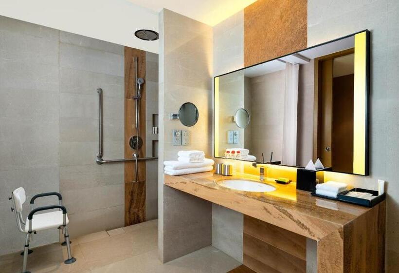 キングサイズベッド、シティビューデラックスルーム, Le Méridien Qingdao