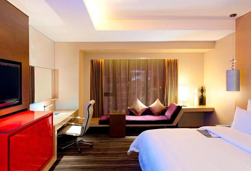 キングサイズベッド、シティビューデラックスルーム, Le Méridien Qingdao