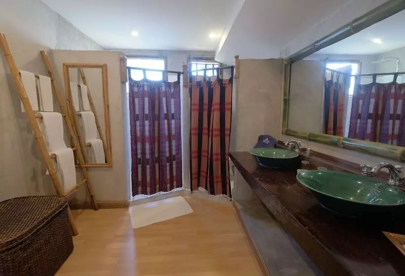 اتاق خانوادگی, Phu Chaisai Chiang Rai Mountain Resort