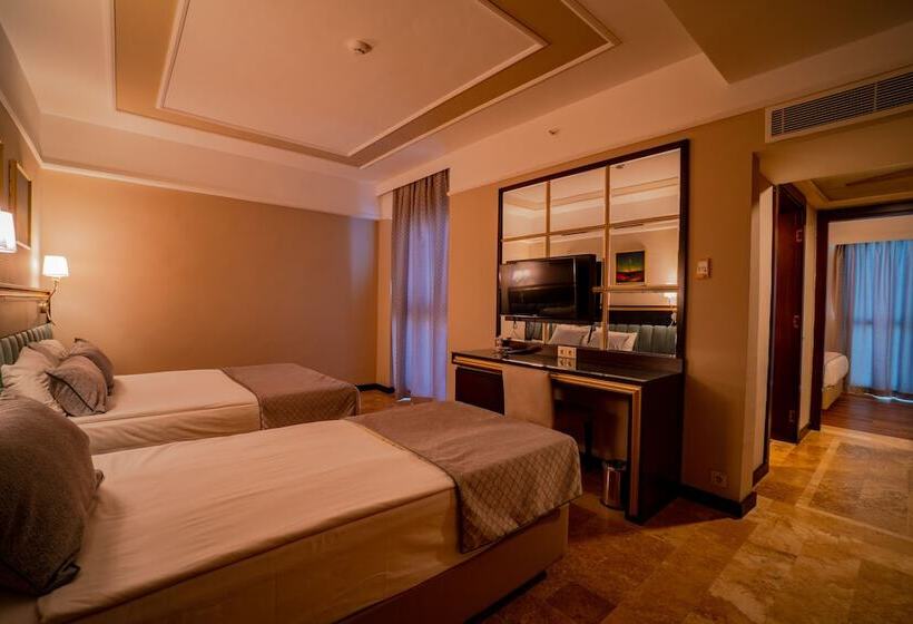 Семейный Номер, Royal Atlantis Spa & Resort