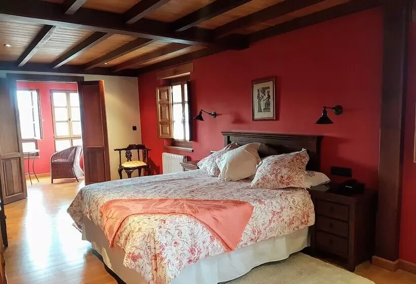 سوییت, Casona De Tresali