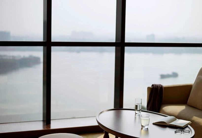 Номер Клуб, Sheraton Shunde