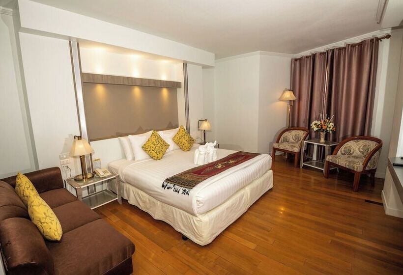 小型套房, Thongtarin