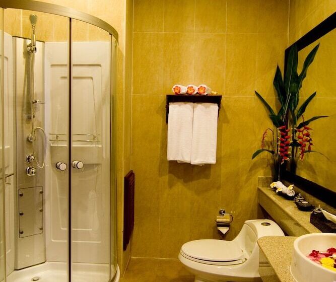 标准间带阳台, Kanok Buri Resort