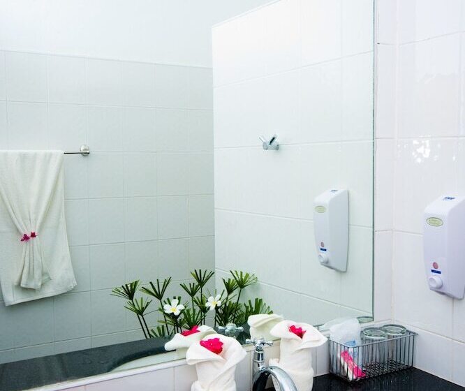 Апартаменты 1 Спальня Нижний Этаж, Nadivana Serviced Apartments