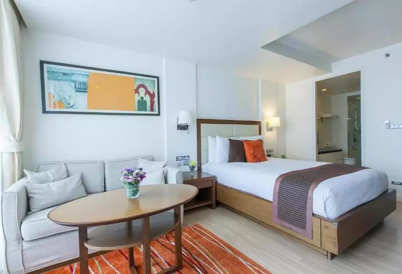 استودیوی سوپریور, Oakwood Residence Sukhumvit 24