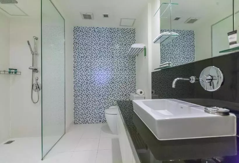 استودیو اجرایی, Oakwood Residence Sukhumvit 24