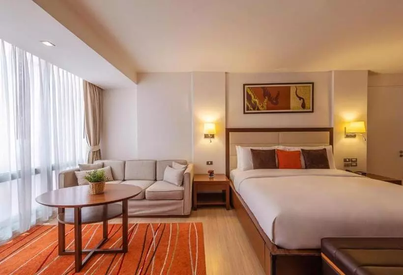 استودیو اجرایی, Oakwood Residence Sukhumvit 24