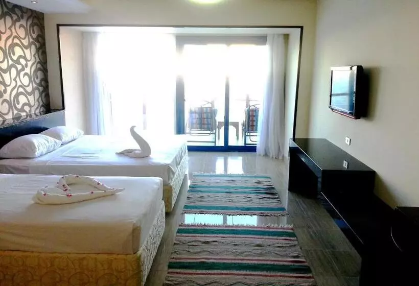 Standard studio with lake view, Panorama Bungalows Resort El Gouna