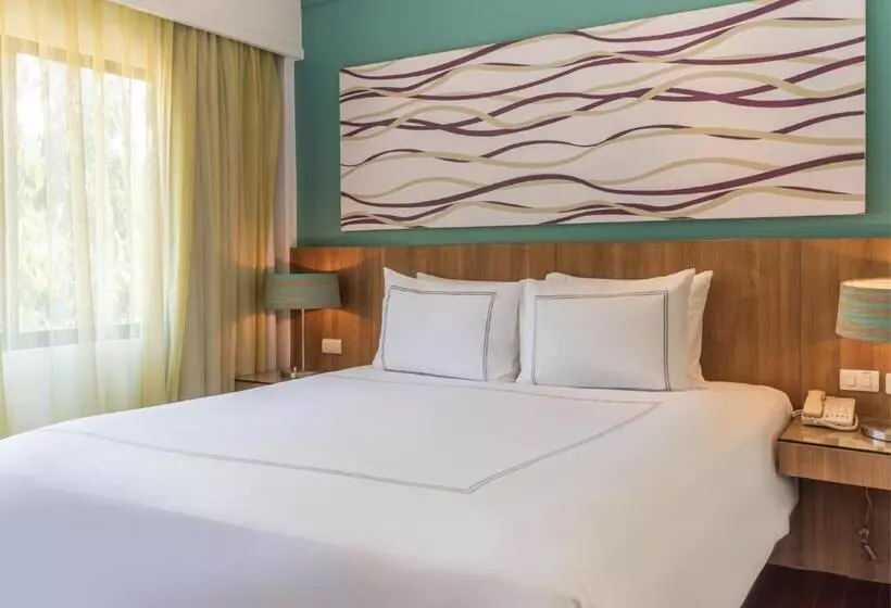 スイート（家族用）, Radisson Resort And Suites Phuket