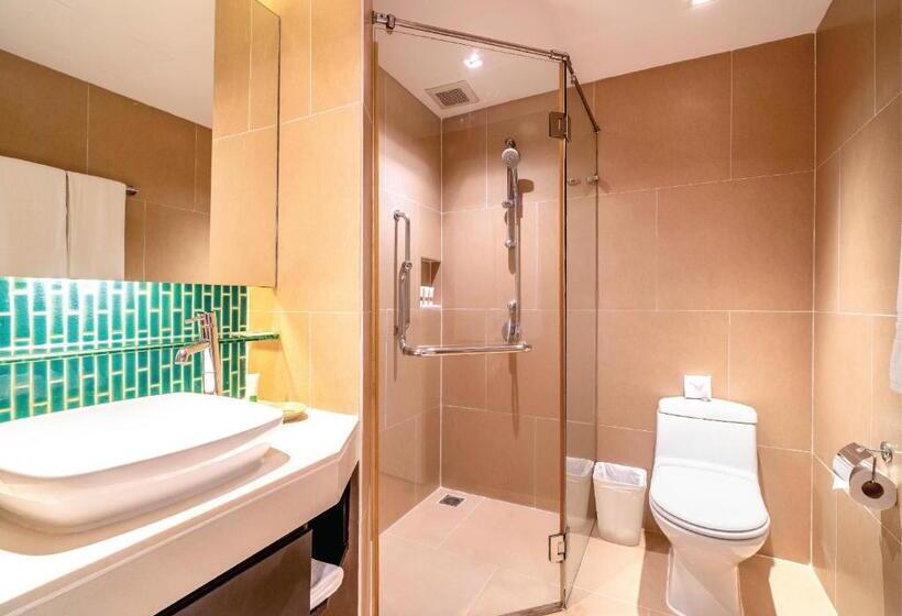 テラス付スイート, Radisson Resort And Suites Phuket