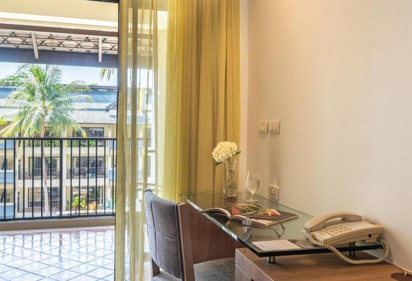 テラス付スイート, Radisson Resort And Suites Phuket