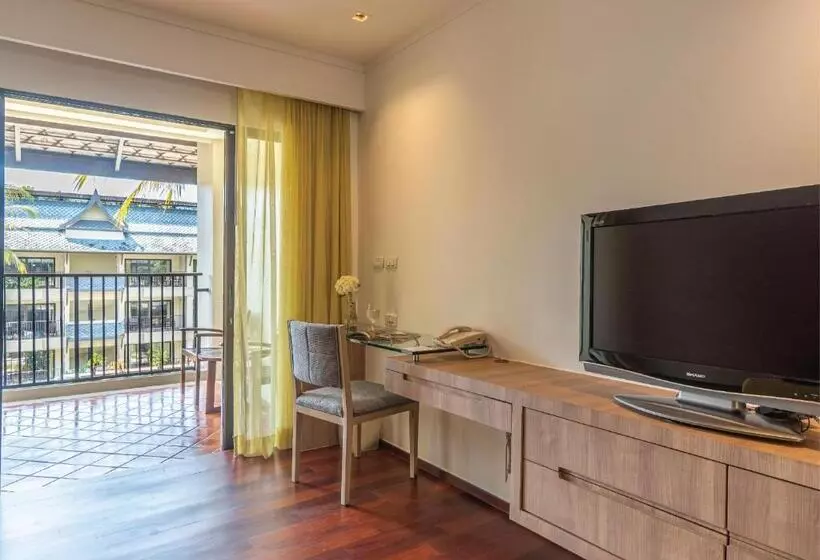 テラス付スイート, Radisson Resort And Suites Phuket
