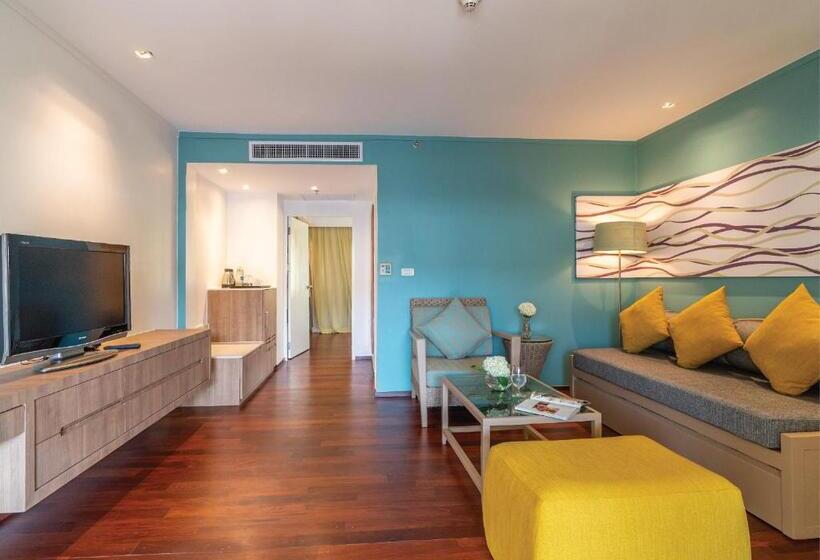 テラス付スイート, Radisson Resort And Suites Phuket