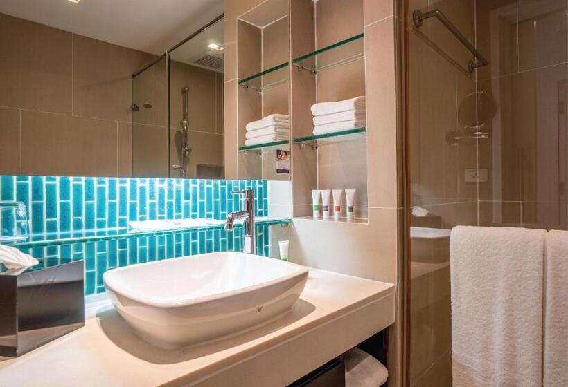 2 Bedroom Suite Pool View, Radisson Resort And Suites Phuket