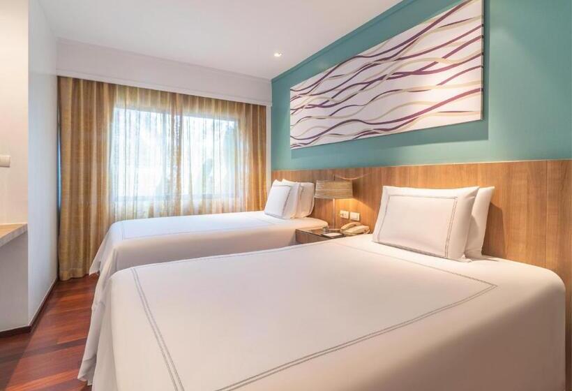 2 Bedroom Suite Pool View, Radisson Resort And Suites Phuket