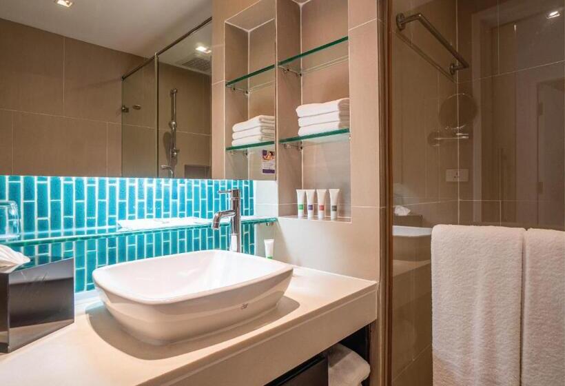 2 Bedroom Suite with Terrace, Radisson Resort And Suites Phuket
