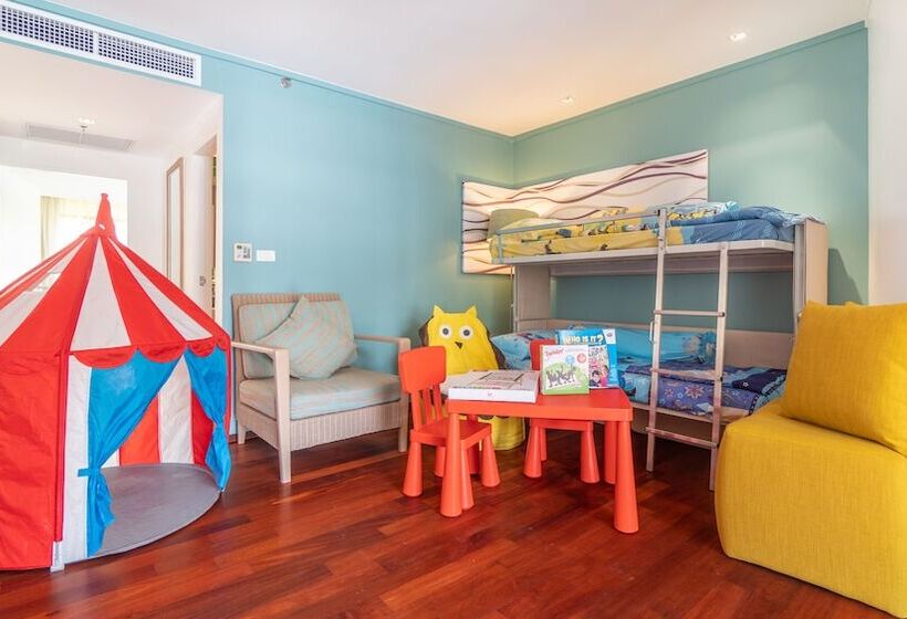 패밀리 스위트, Radisson Resort And Suites Phuket