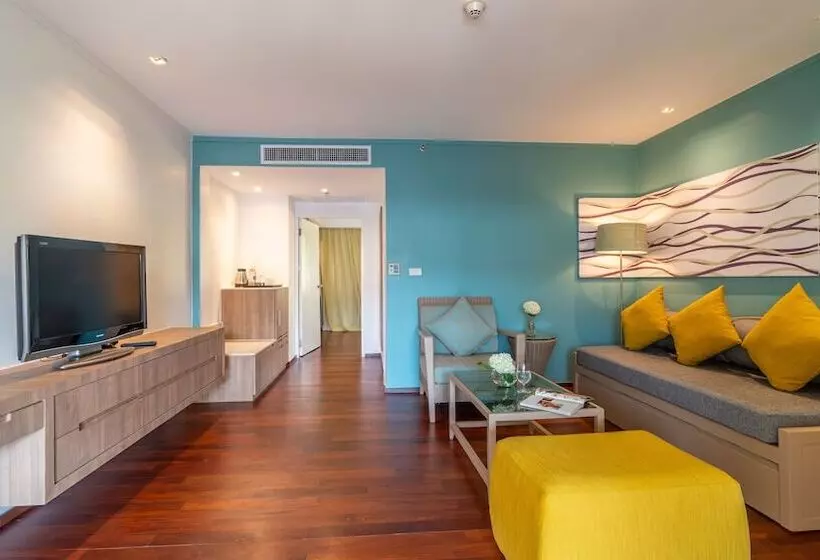 テラス付スイート, Radisson Resort And Suites Phuket
