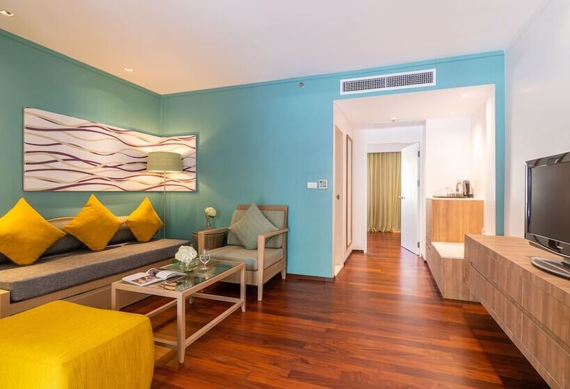 プールビュースイート, Radisson Resort And Suites Phuket