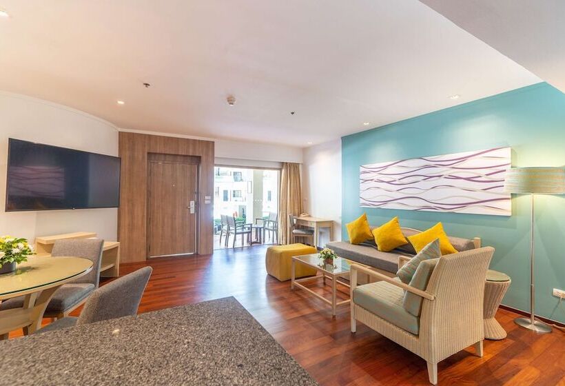 2 Bedroom Suite Pool View, Radisson Resort And Suites Phuket