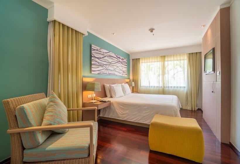 3 베드룸 프리미엄 스위트, Radisson Resort And Suites Phuket