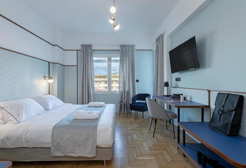 デラックススタジオ, Acro Urban Suites