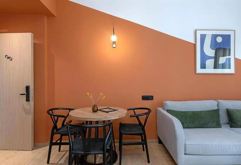 استودیوی استاندارد, Acro Urban Suites