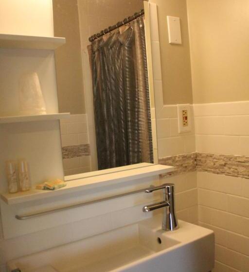 스탠다드 룸, The John Randall House