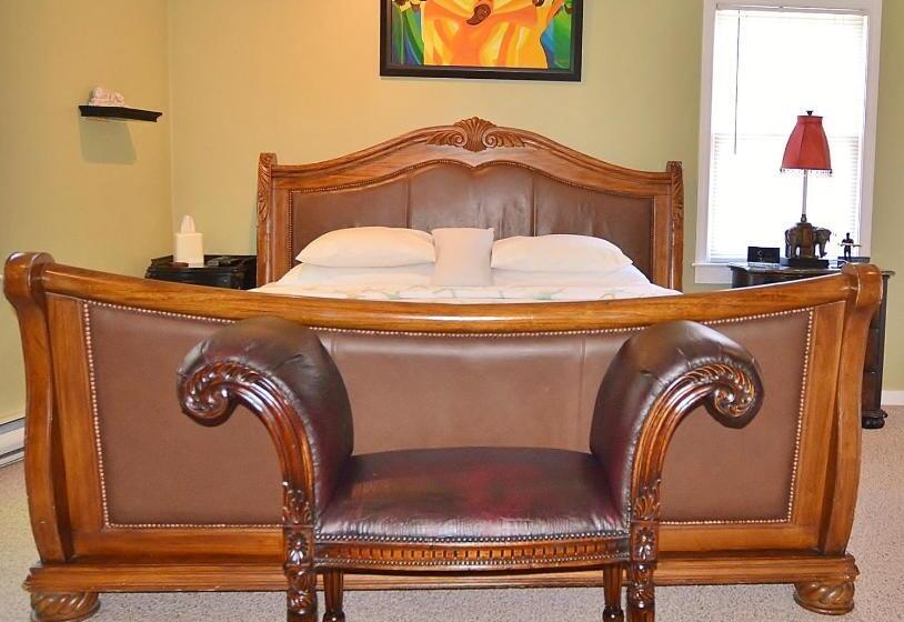 침실 2개 아파트, The John Randall House