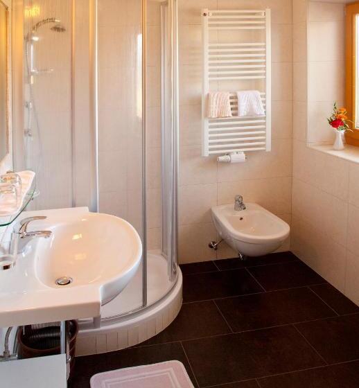 חדר סטנדרט לשלושה עם מרפסת, Tannenhof