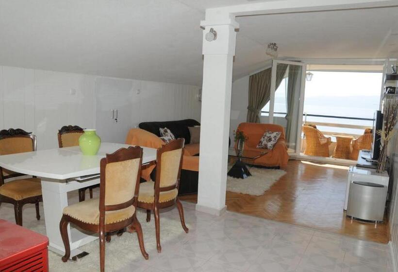 1 Bedroom Apartment Lake View, Villa Angelos