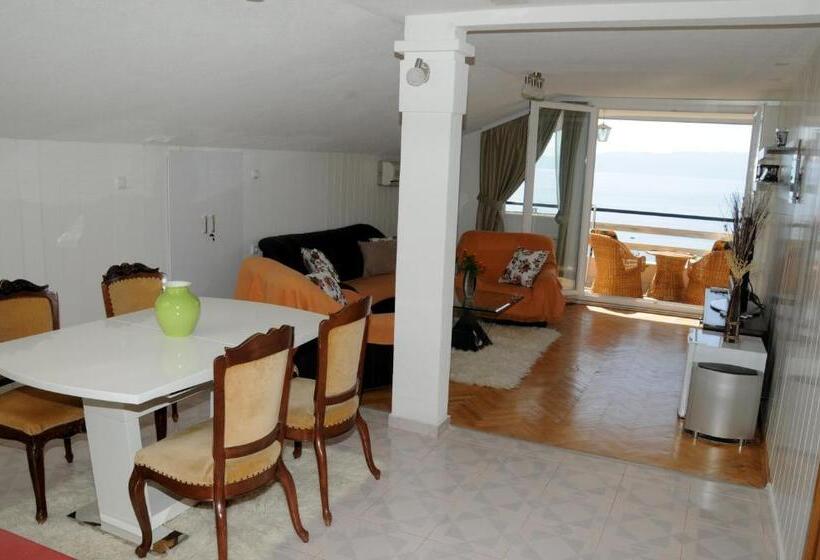 1 Bedroom Apartment Lake View, Villa Angelos