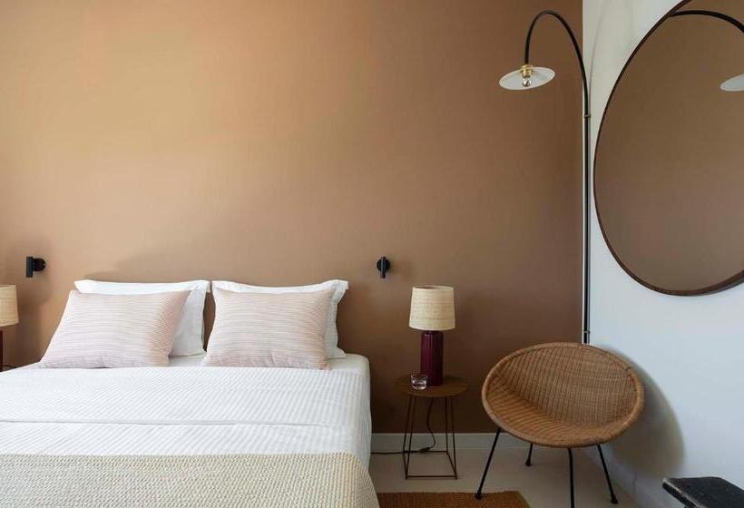 Номер Deluxe с Балконом, Yayaki Spetses
